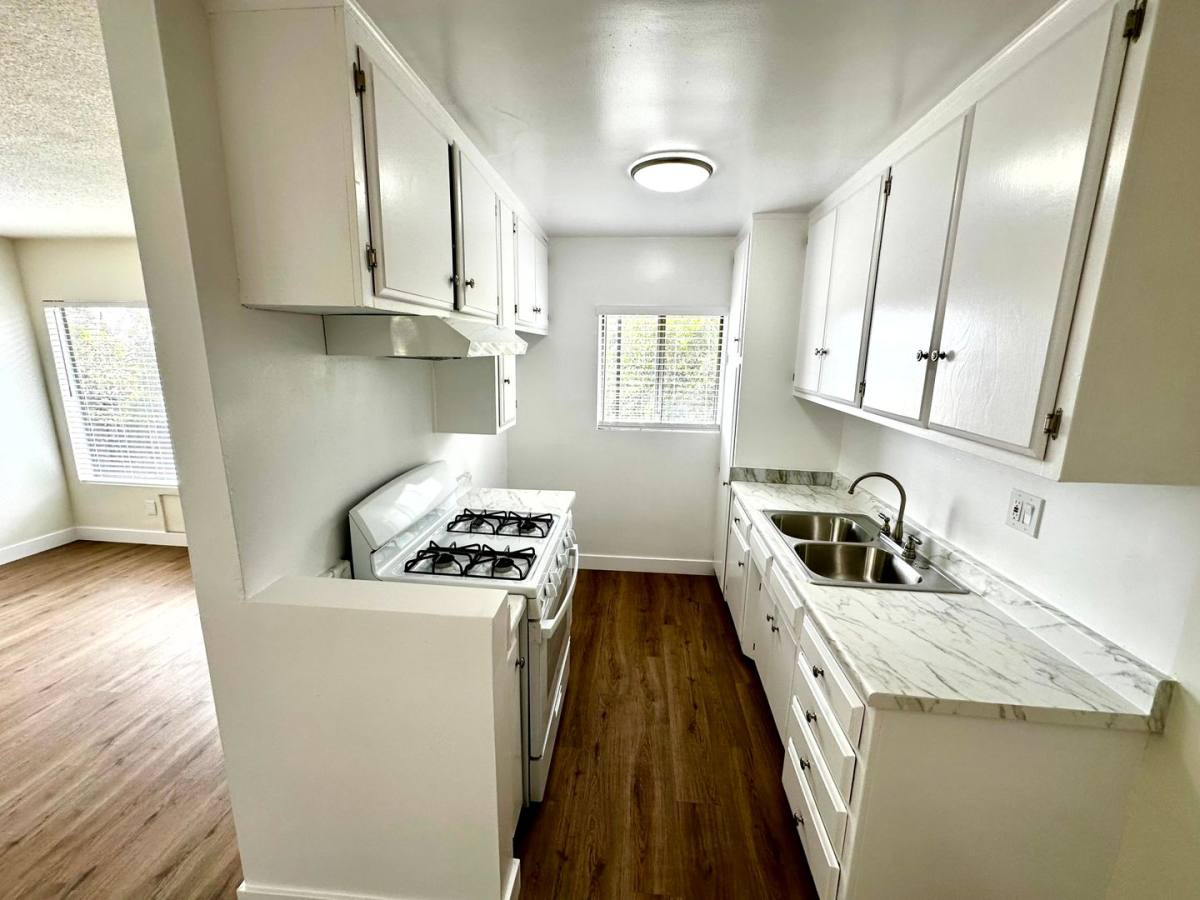 Apartment for rent at 1915 W 22nd St, Los Angeles, CA 90018