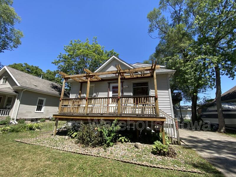 Apartment for rent at 409 2nd St, West Des Moines, IA 50265