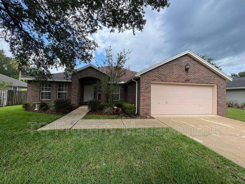 House for rent at 1449 Blue Heron Lane E, Jacksonville Beach, FL 32250