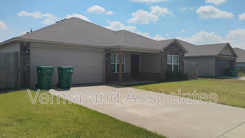 House for rent at 1701 Forest Dr, Centerton, AR 72719