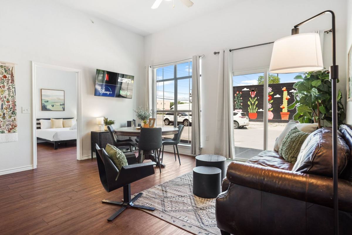 Apartment for rent at 5117 N Lamar, Austin, TX 78751