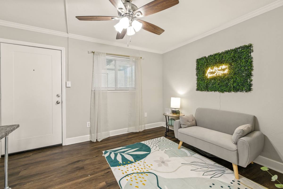 Apartment for rent at 615 W St Augustine, Tallahassee, FL 32304