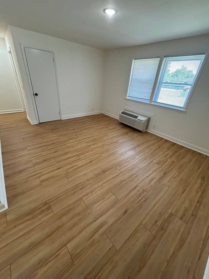 Apartment for rent at 405 Oak St, Lawrenceburg, TN 38464