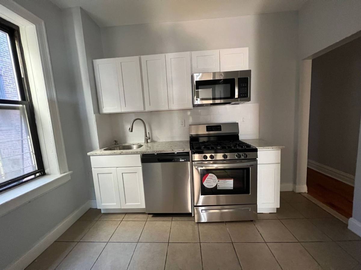 Apartment for rent at 319 Fairmount Ave, Jersey City, NJ 07306