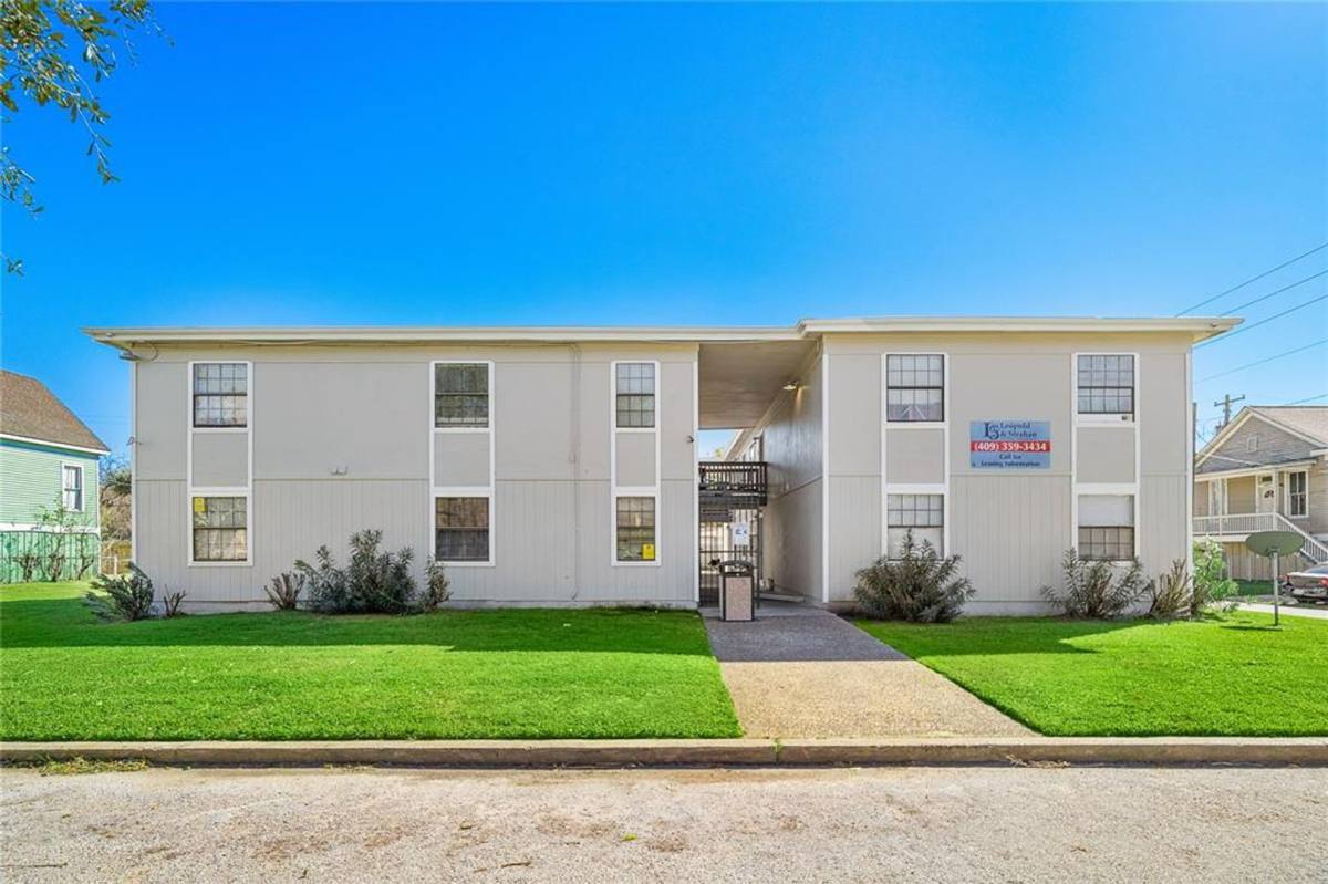 Apartment for rent at 1927 Ave M 1 #2, Galveston, TX 77550