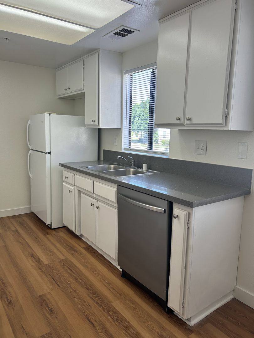 Apartment for rent at 120 N Atlantic Blvd, Alhambra, CA 91801