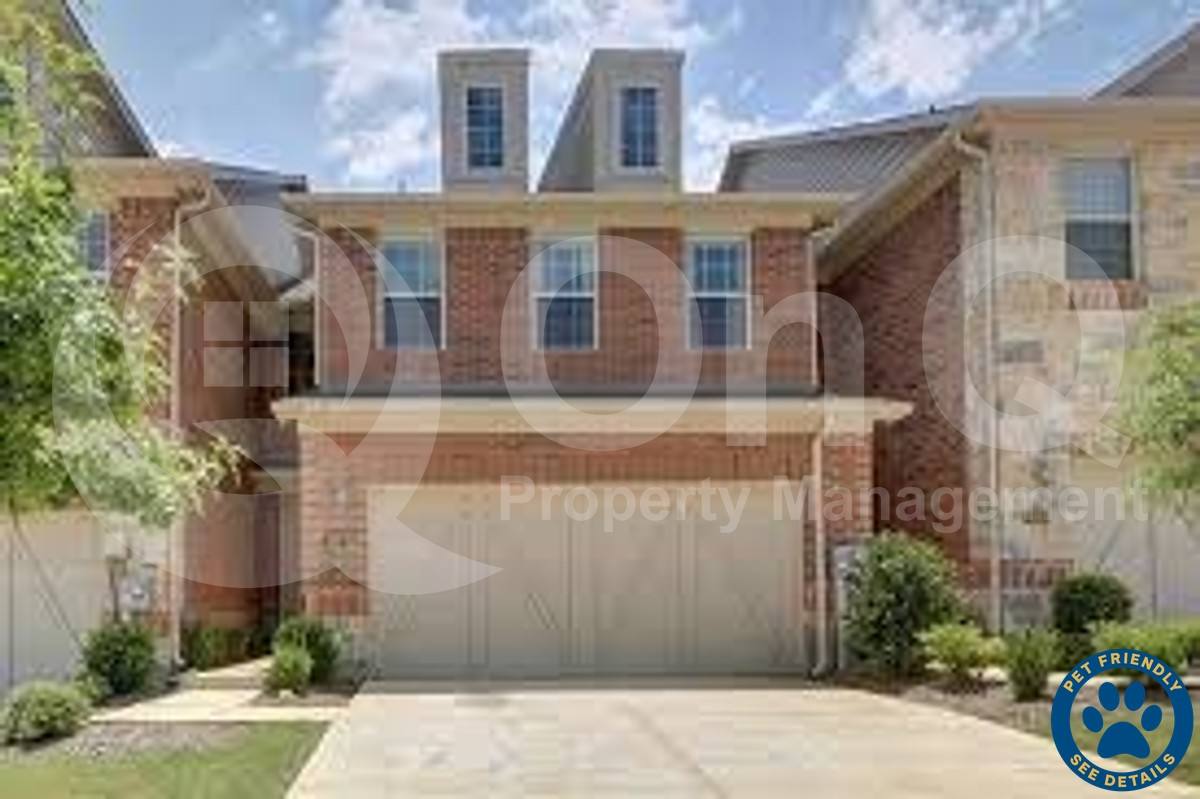 Townhouse for rent at 392 Dublin St, Lewisville, TX 75067