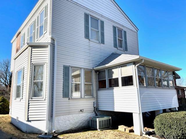 House for rent at 7409 Murdoch Ave, Saint Louis, MO 63119