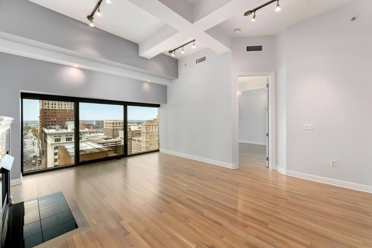 Apartment for rent at 1101 Walnut St #1405, Kansas City, MO 64106
