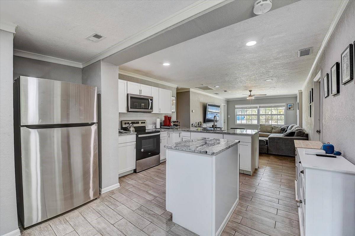 Apartment for rent at 7304 38th Ave N, Saint Petersburg, FL 33710