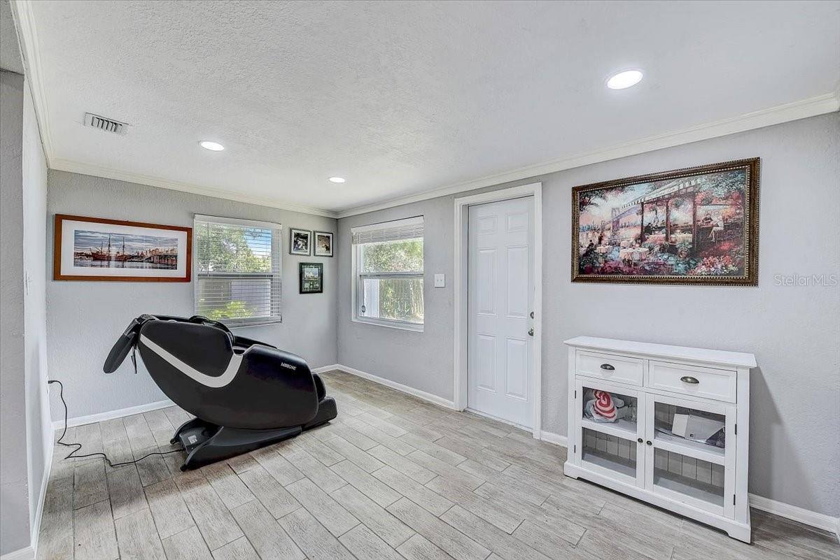 Apartment for rent at 7304 38th Ave N, Saint Petersburg, FL 33710