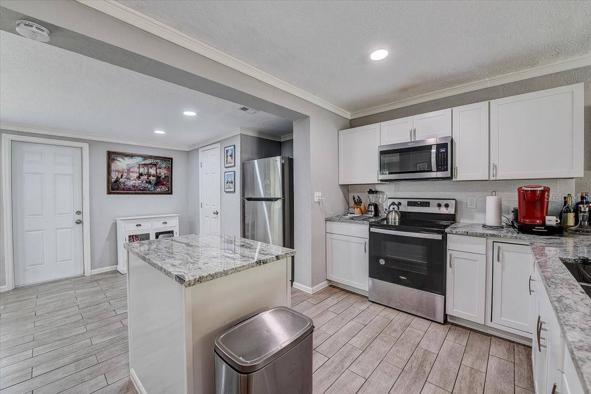 Apartment for rent at 7304 38th Ave N, Saint Petersburg, FL 33710