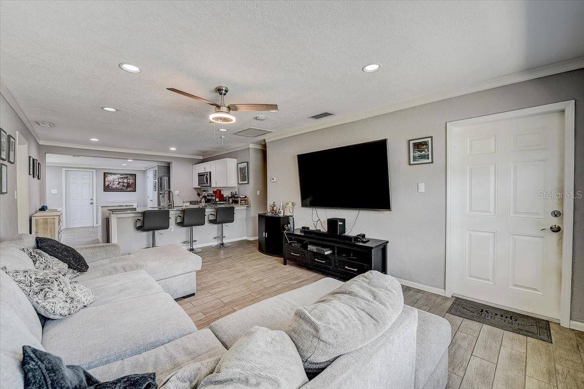 Apartment for rent at 7304 38th Ave N, Saint Petersburg, FL 33710