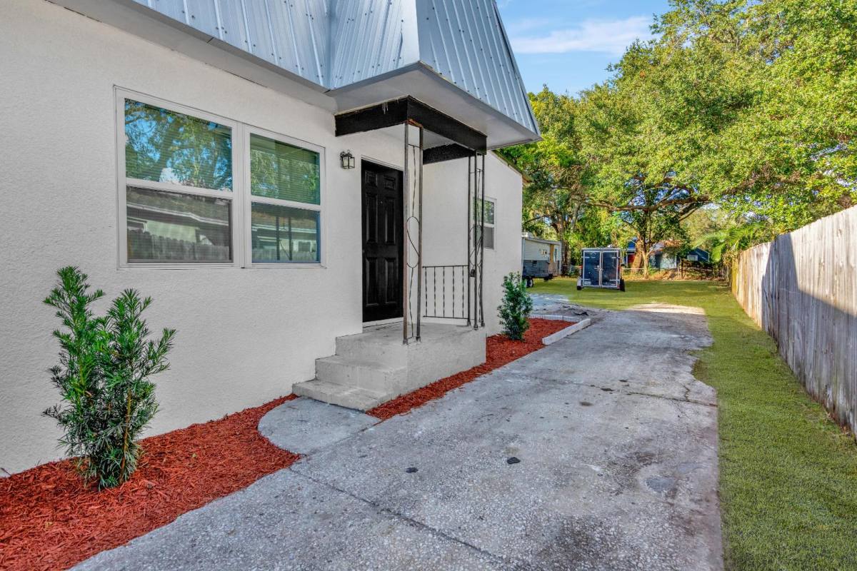 Apartment for rent at 610 Woodlawn St #A, Clearwater, FL 33756