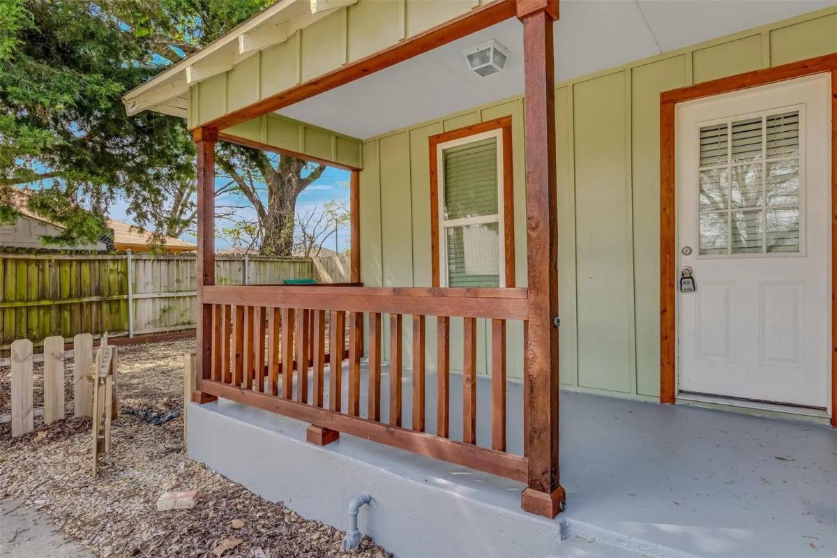 House for rent at 902 Davy Crockett St, Rockwall, TX 75087