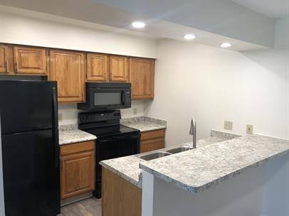 Apartment for rent at 4312 N Holland Sylvania Rd #123, Toledo, OH 43623