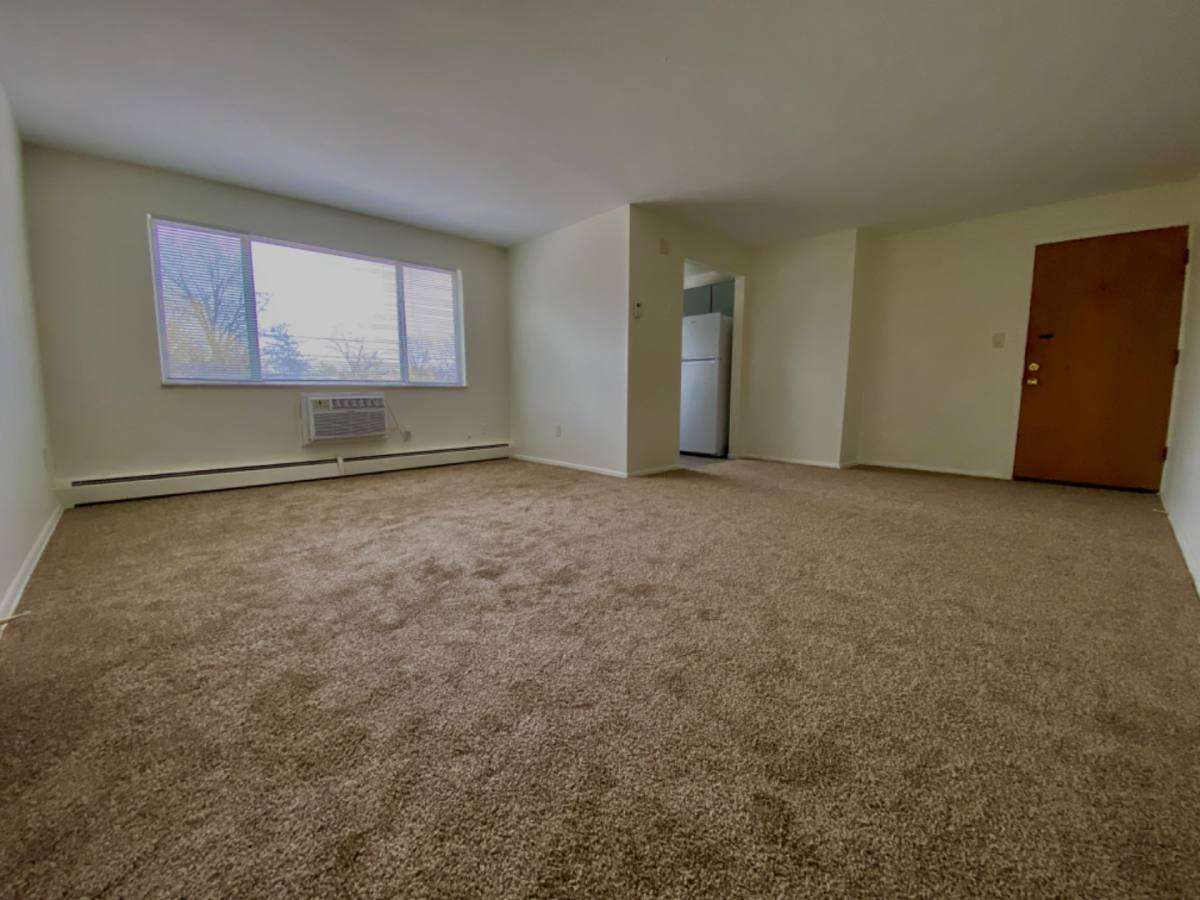 Apartment for rent at 8605-8607 Ridge Rd #B303, North Royalton, OH 44133