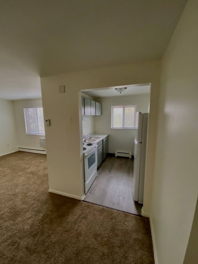 Apartment for rent at 8605-8607 Ridge Rd #B303, North Royalton, OH 44133