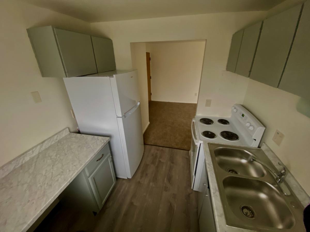 Apartment for rent at 8605-8607 Ridge Rd #B303, North Royalton, OH 44133