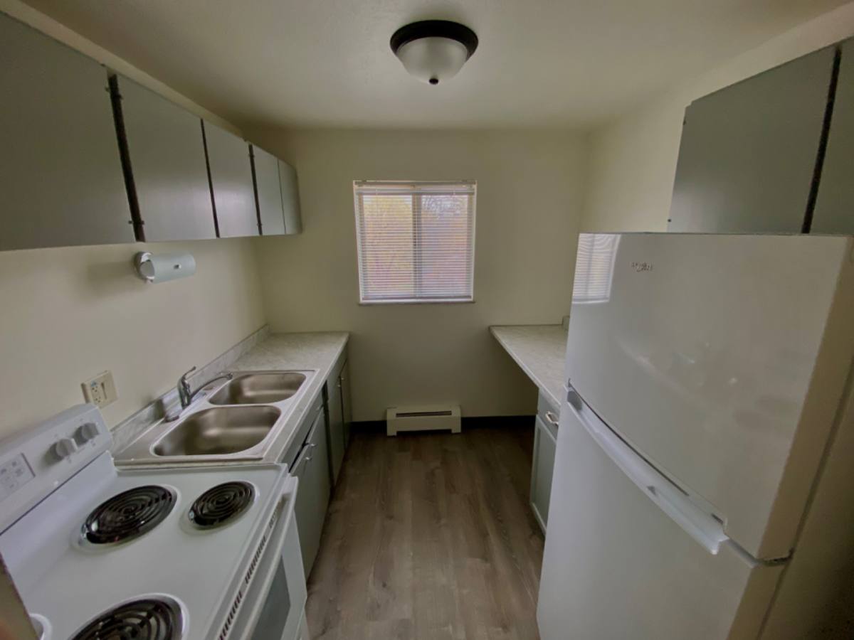 Apartment for rent at 8605-8607 Ridge Rd #B303, North Royalton, OH 44133