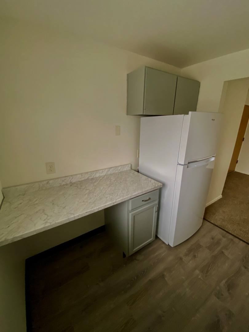 Apartment for rent at 8605-8607 Ridge Rd #B303, North Royalton, OH 44133
