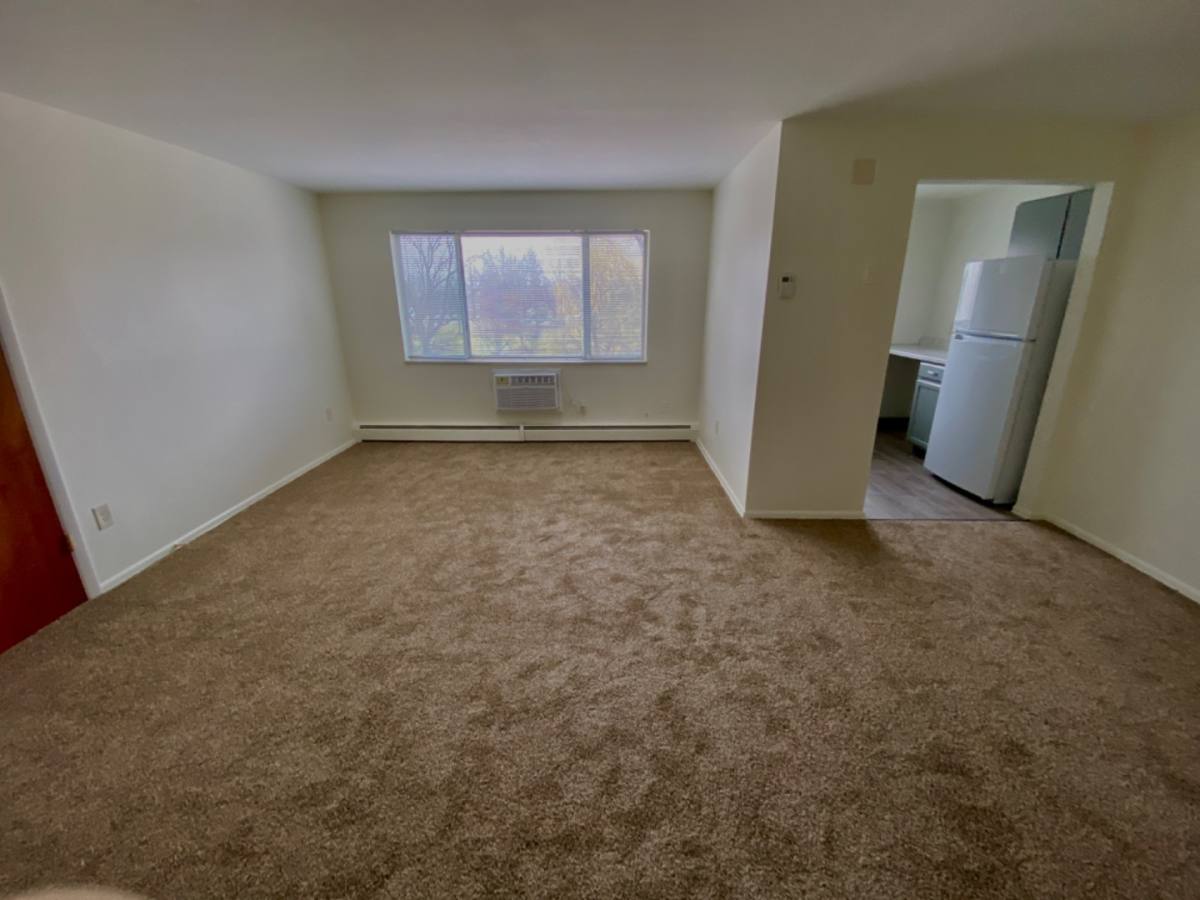 Apartment for rent at 8605-8607 Ridge Rd #B303, North Royalton, OH 44133