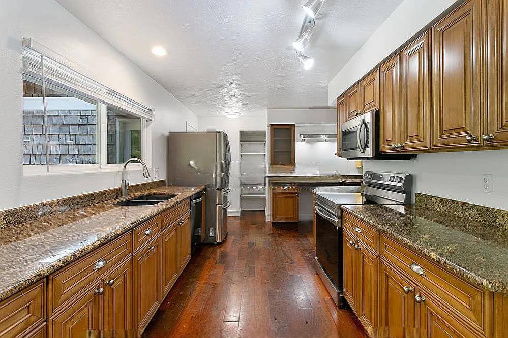 House for rent at 16330 SW Kimball St, Lake Oswego, OR 97035