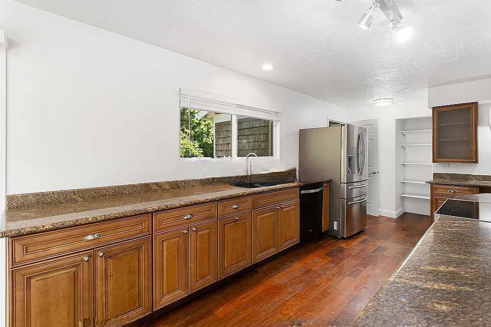 House for rent at 16330 SW Kimball St, Lake Oswego, OR 97035