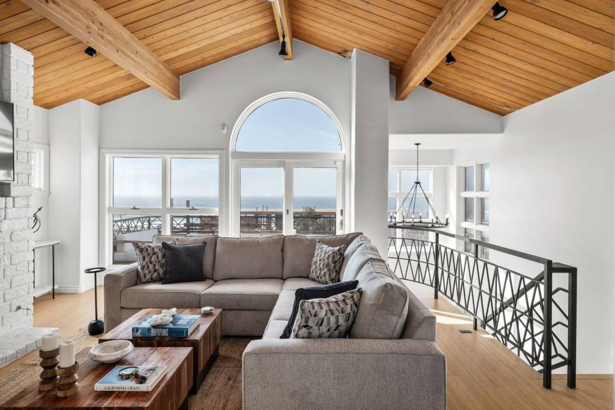 House for rent at 4104 Highland Ave #IMPECCABLE Ocean Vie, Manhattan Beach, CA 90266