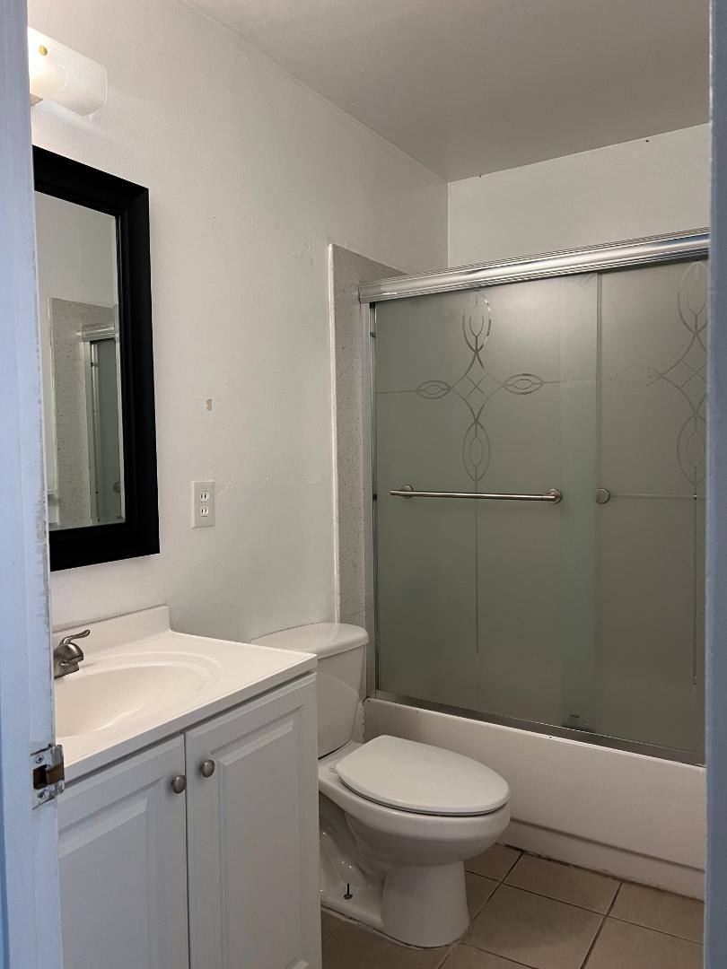 Apartment for rent at 2451 Middlefield Rd #16, Redwood City, CA 94063