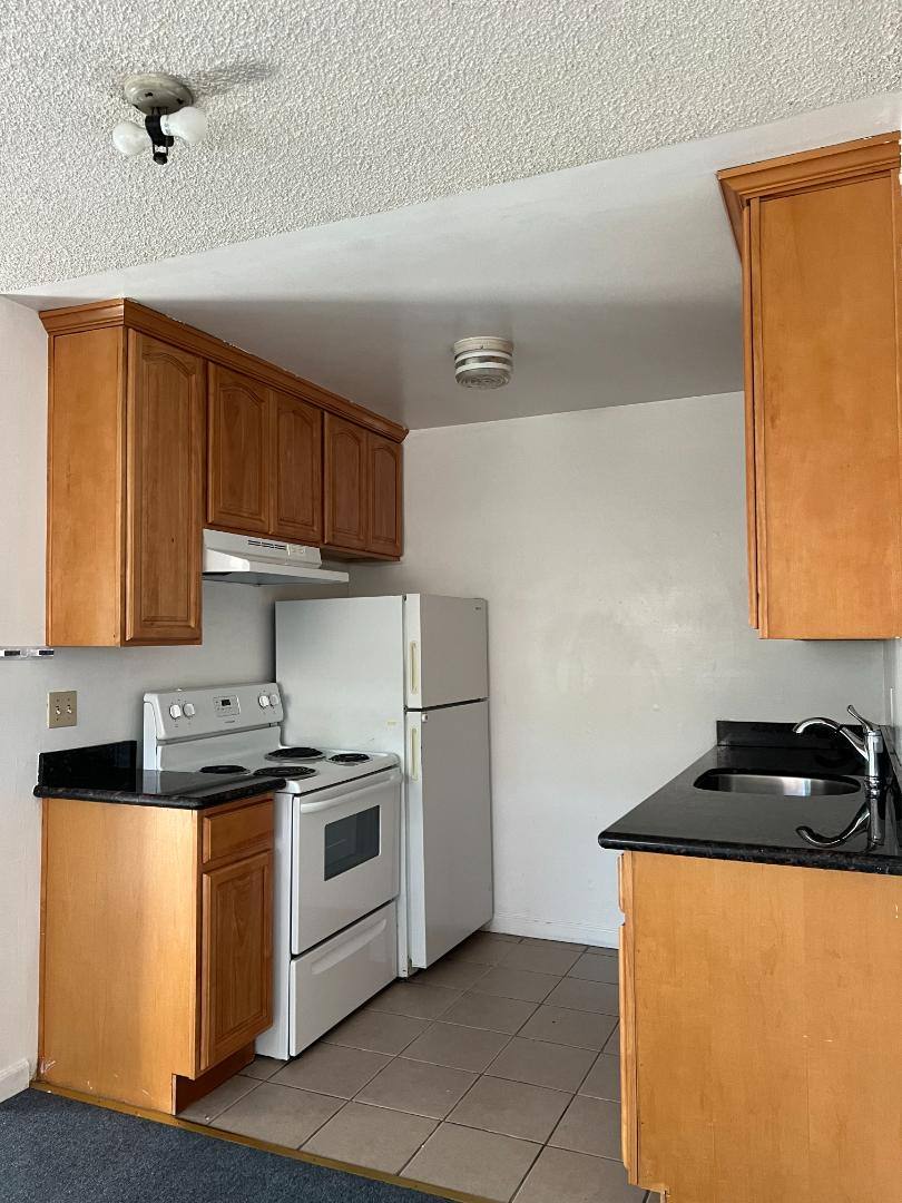 Apartment for rent at 2451 Middlefield Rd #16, Redwood City, CA 94063