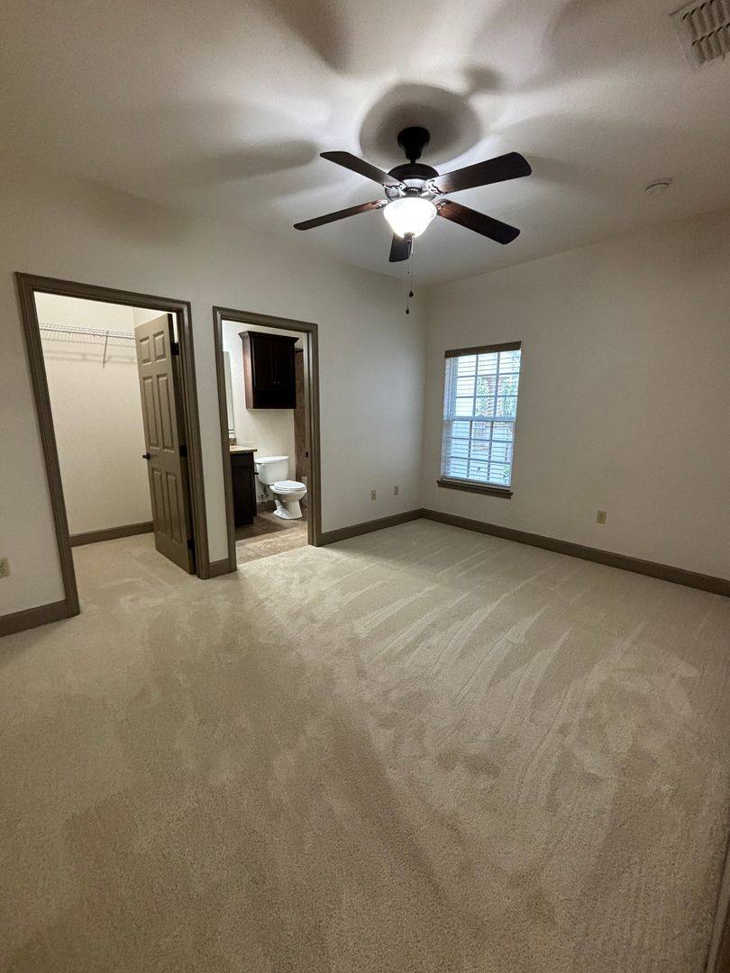 Apartment for rent at 1100 SW 6th Ave, Gainesville, FL 32601