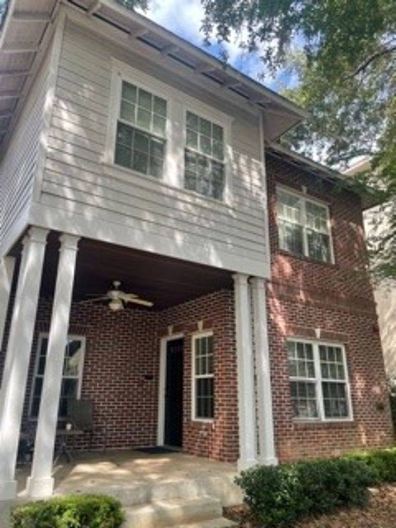 Apartment for rent at 1100 SW 6th Ave, Gainesville, FL 32601