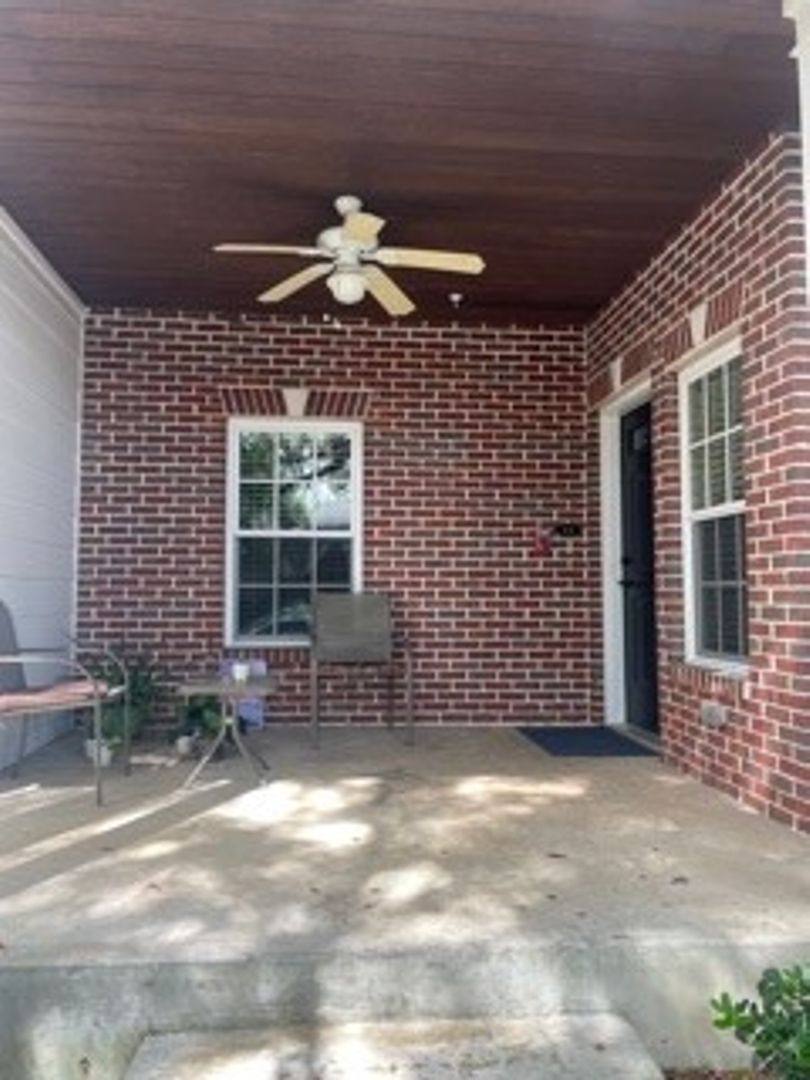 Apartment for rent at 1100 SW 6th Ave, Gainesville, FL 32601