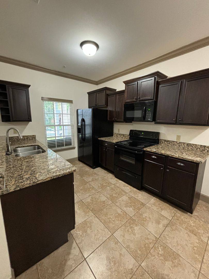 Apartment for rent at 1100 SW 6th Ave, Gainesville, FL 32601