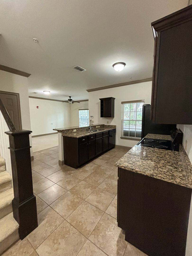 Apartment for rent at 1100 SW 6th Ave, Gainesville, FL 32601