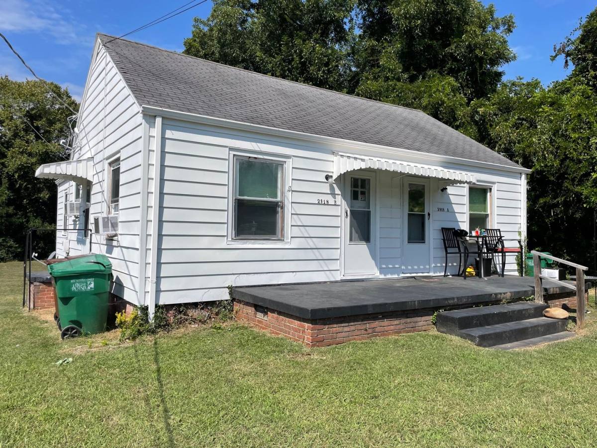 Apartment for rent at 2918-A & B Archdale Rd, High Point, NC 27263