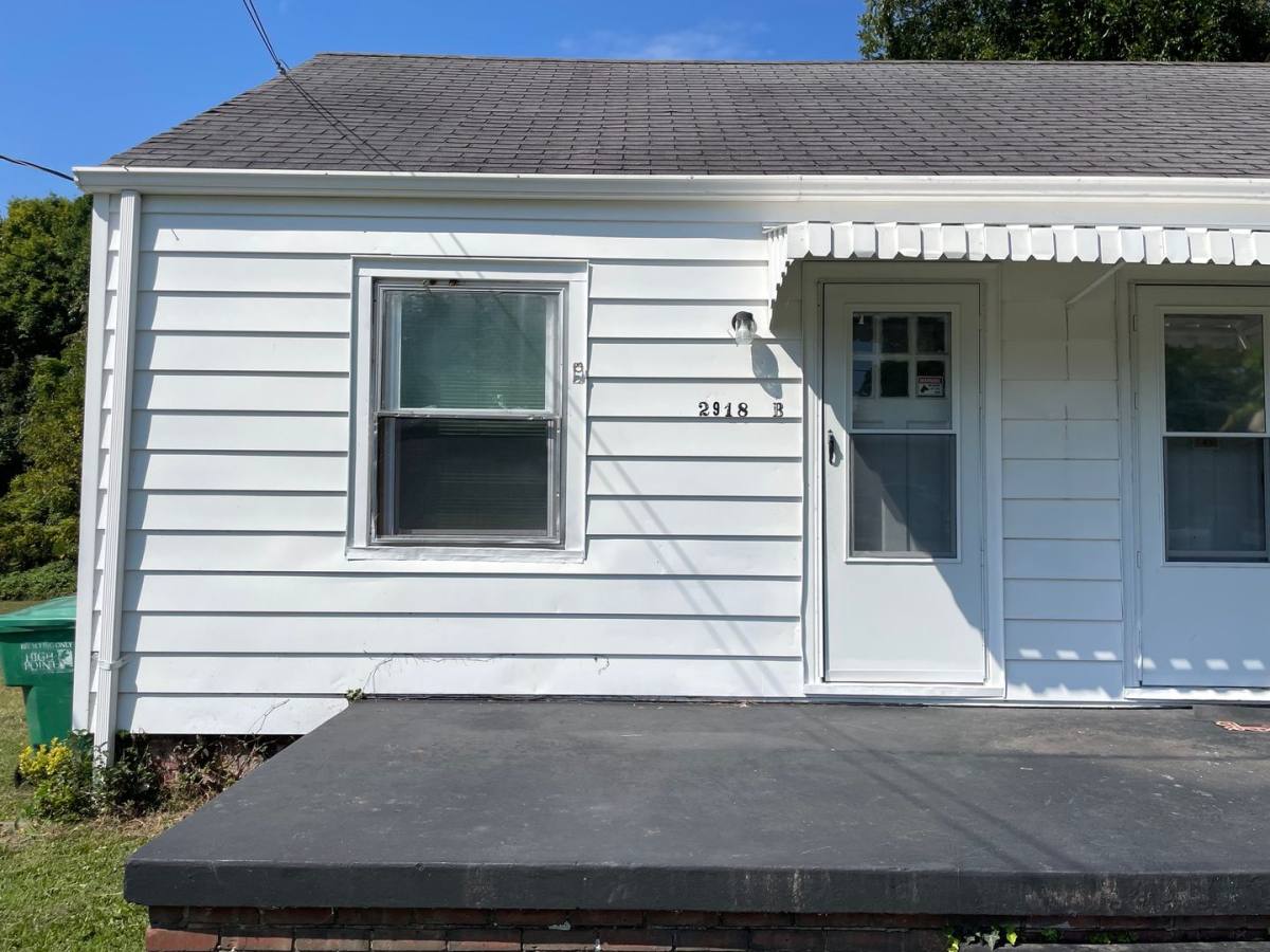 Apartment for rent at 2918-A & B Archdale Rd, High Point, NC 27263