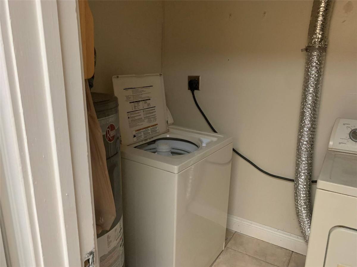 House for rent at 907 SW 78th Ave, Pompano Beach, FL 33068