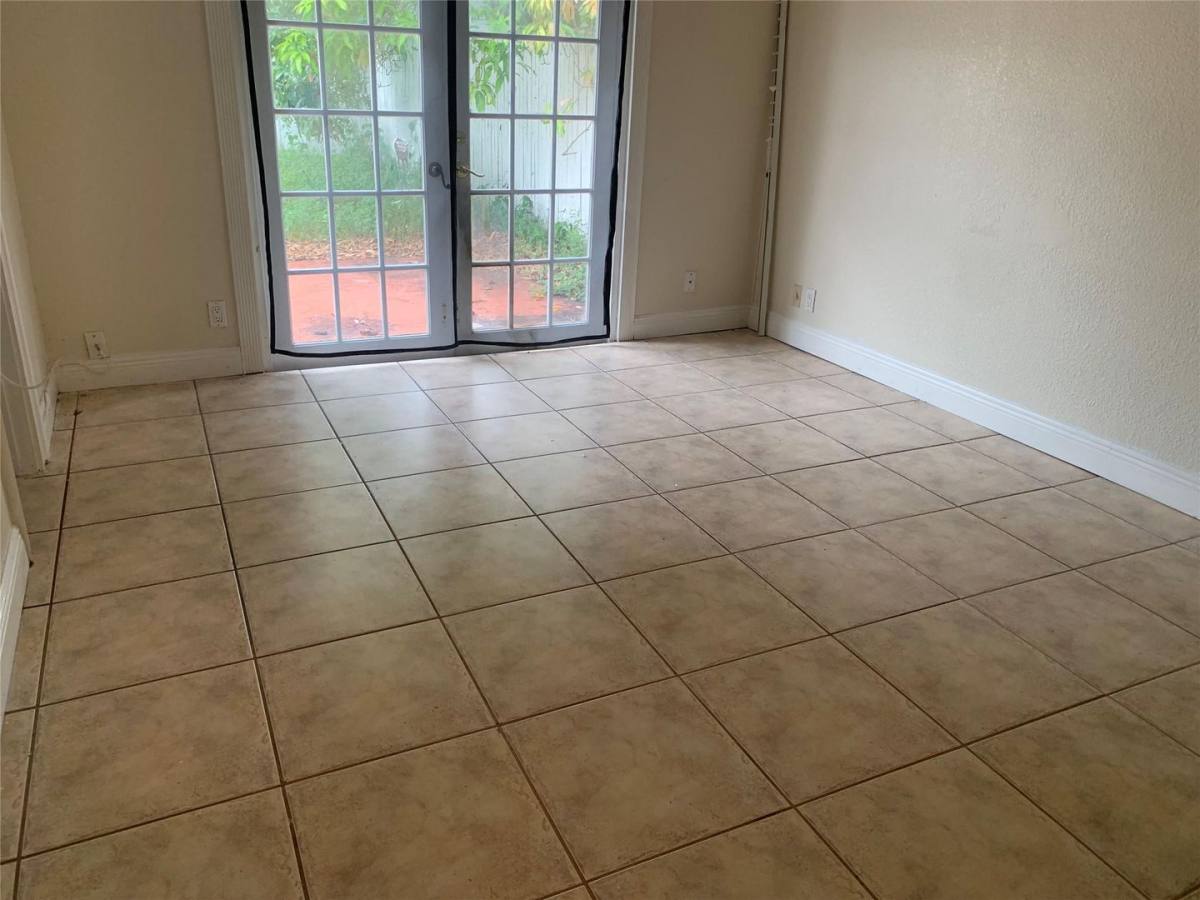 House for rent at 907 SW 78th Ave, Pompano Beach, FL 33068