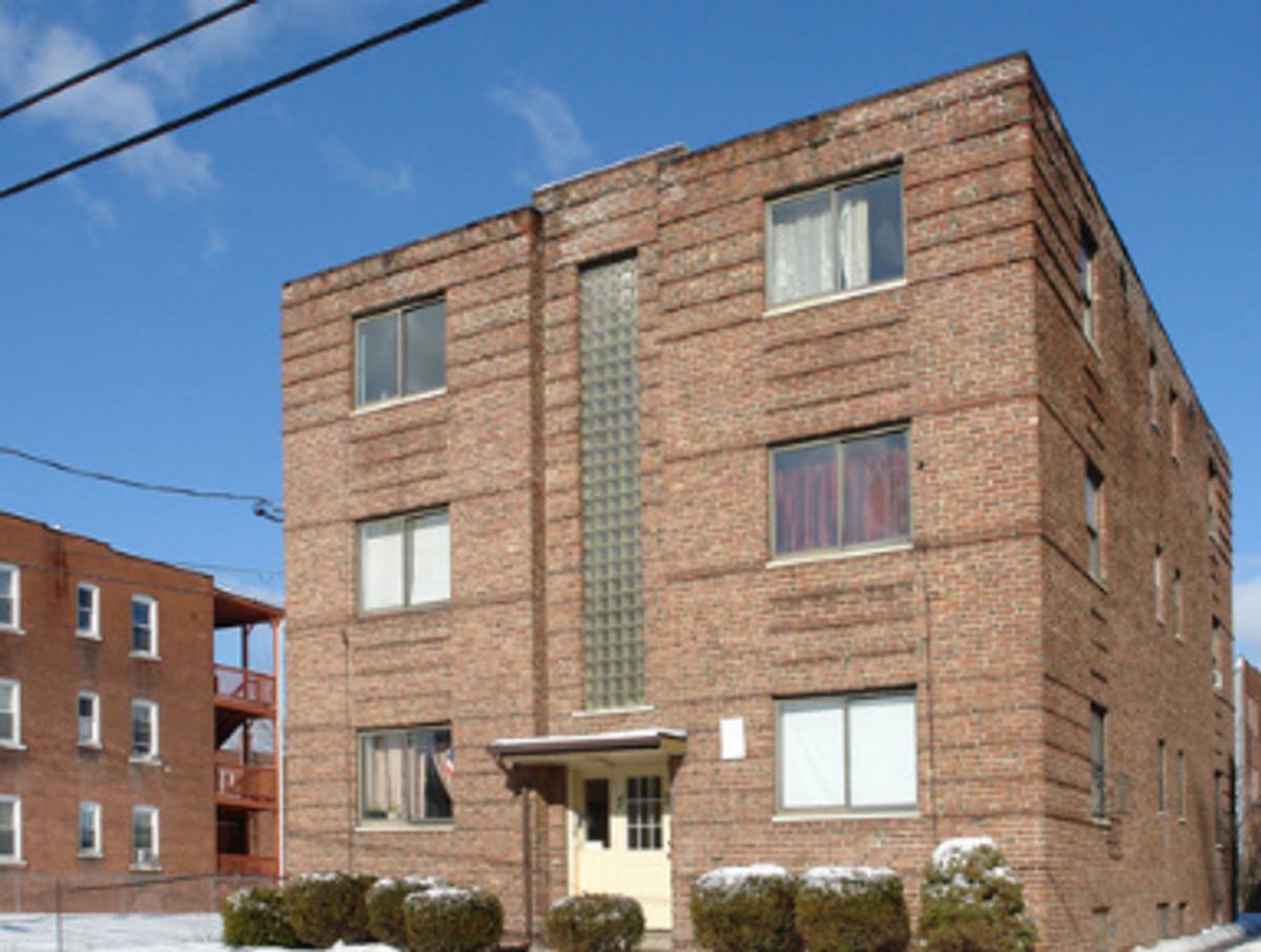 Apartment for rent at 42 School St, Hartford, CT 06106