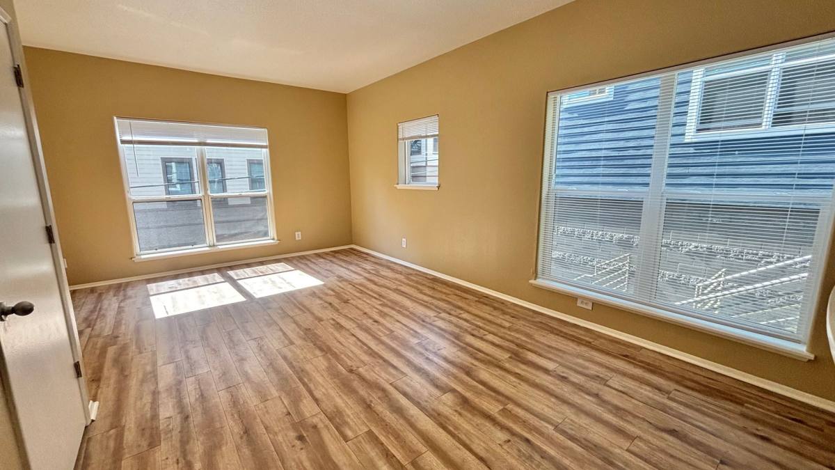 Townhouse for rent at 1819 SW 18th Ave, Portland, OR 97201