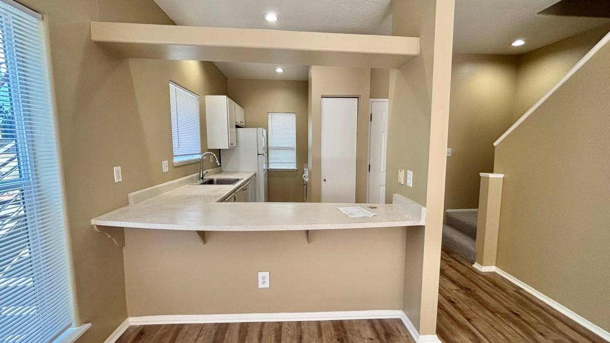Townhouse for rent at 1819 SW 18th Ave, Portland, OR 97201