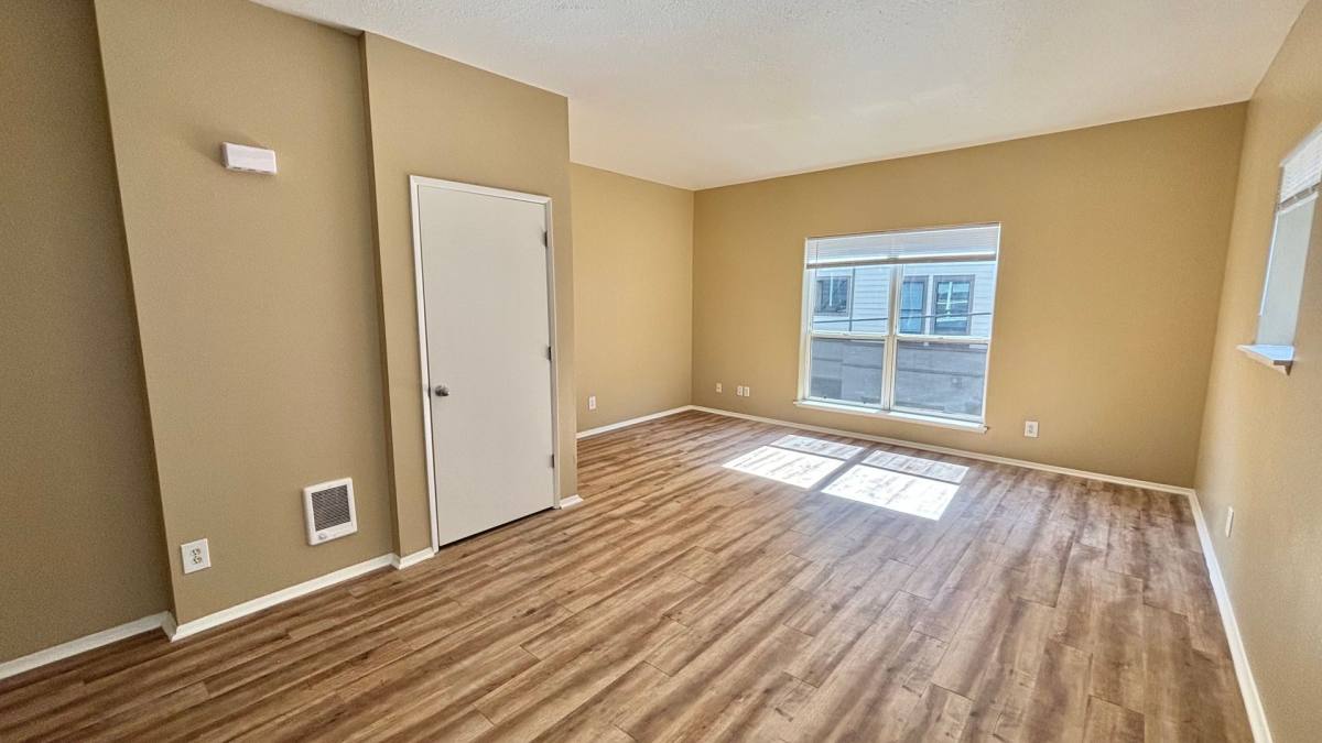 Townhouse for rent at 1819 SW 18th Ave, Portland, OR 97201