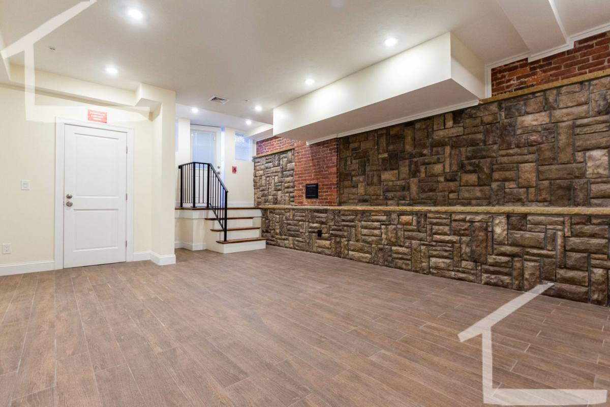 Townhouse for rent at 1612 Beacon St #1, Brookline, MA 02445
