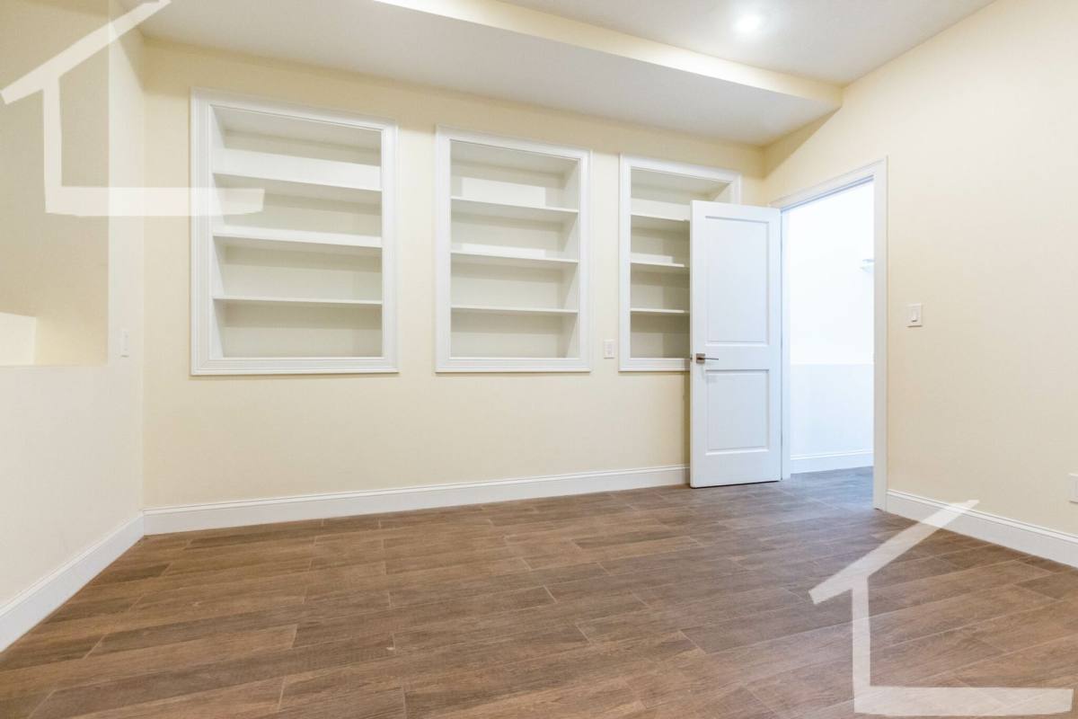 Townhouse for rent at 1612 Beacon St #1, Brookline, MA 02445