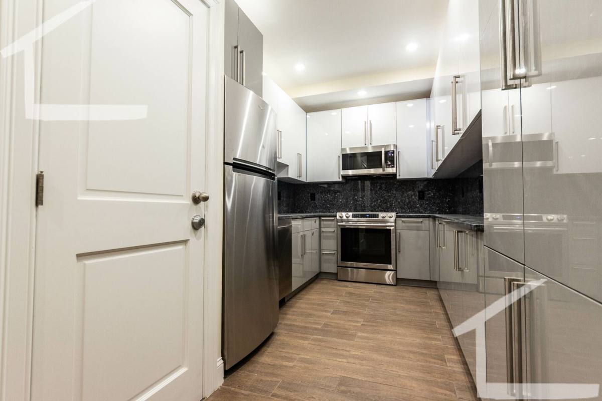 Townhouse for rent at 1612 Beacon St #1, Brookline, MA 02445