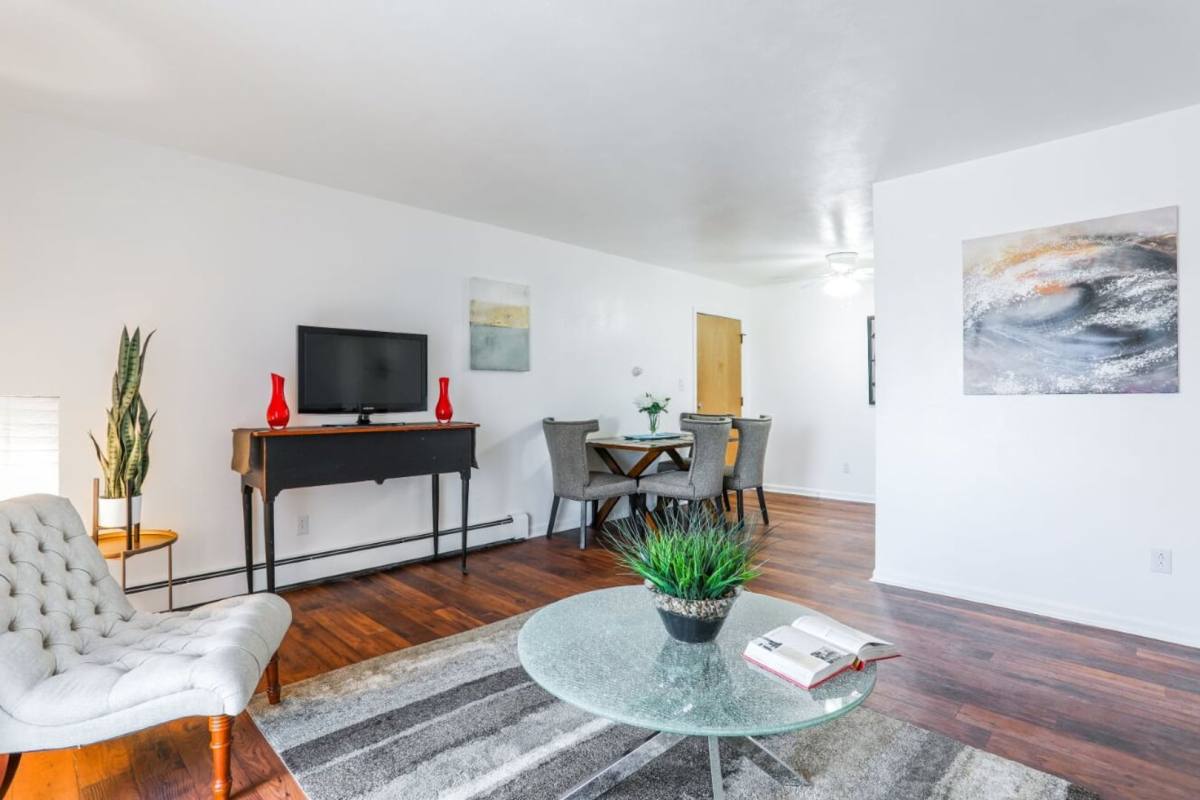 Apartment for rent at 117-E Maple Ave, Dayton, OH 45459