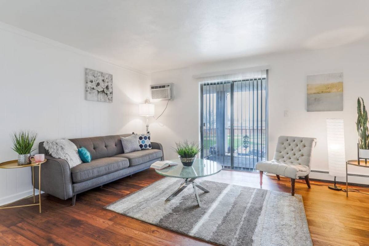 Apartment for rent at 117-E Maple Ave, Dayton, OH 45459