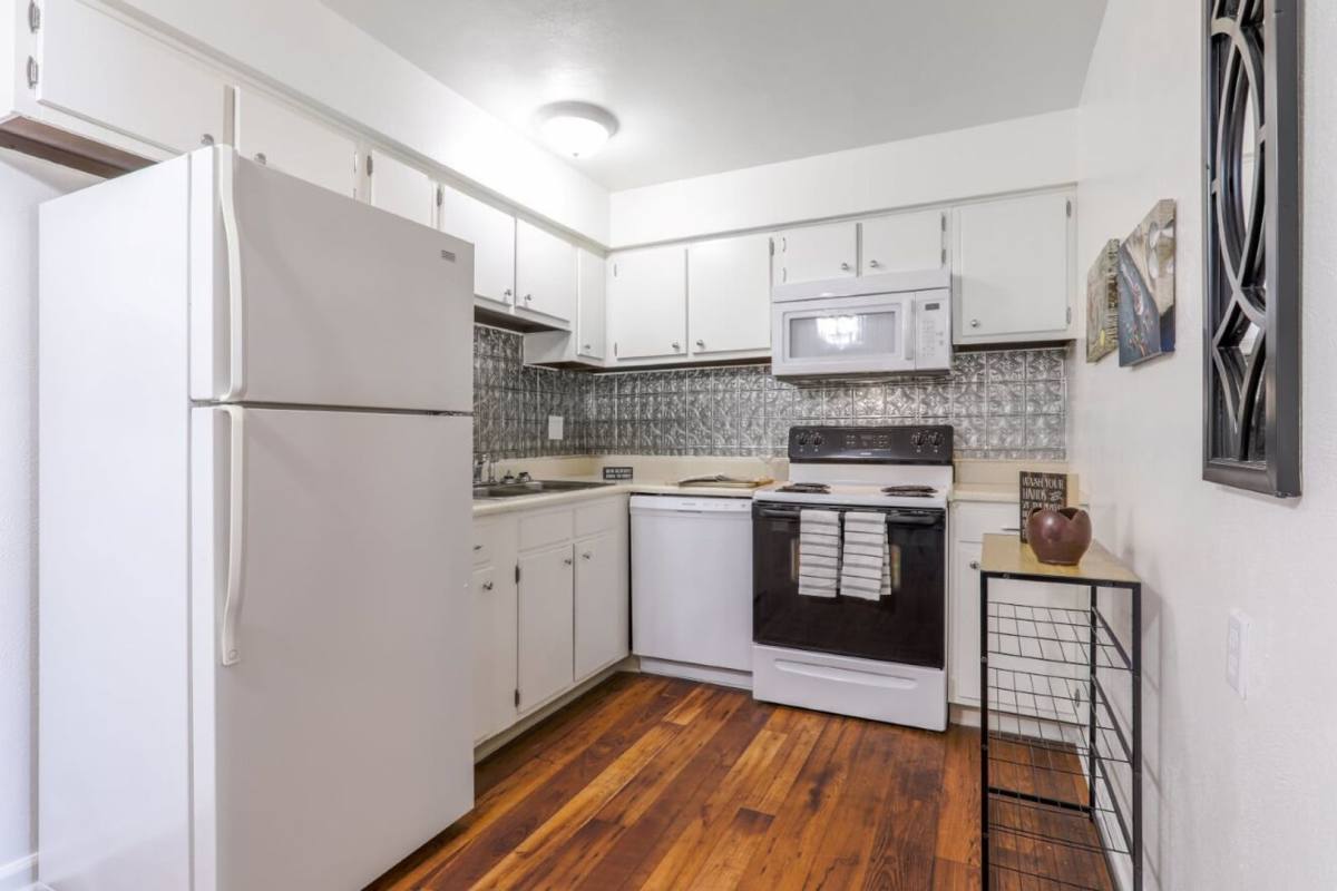 Apartment for rent at 117-E Maple Ave, Dayton, OH 45459